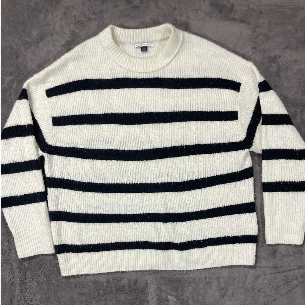American Eagle Striped Crewneck Sweater XL White Black Oversized Soft Knit